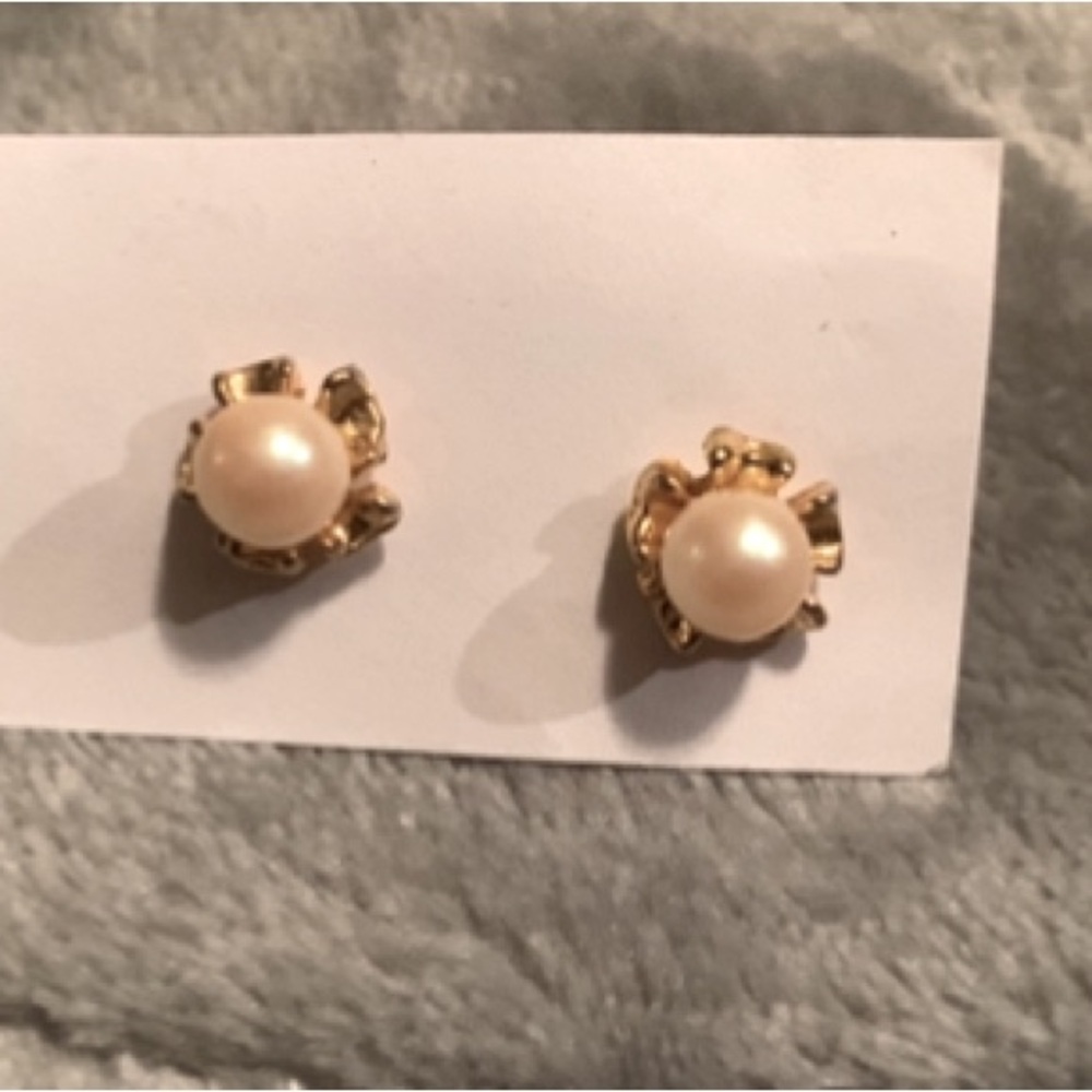 Elegant Pearl Stud Earrings